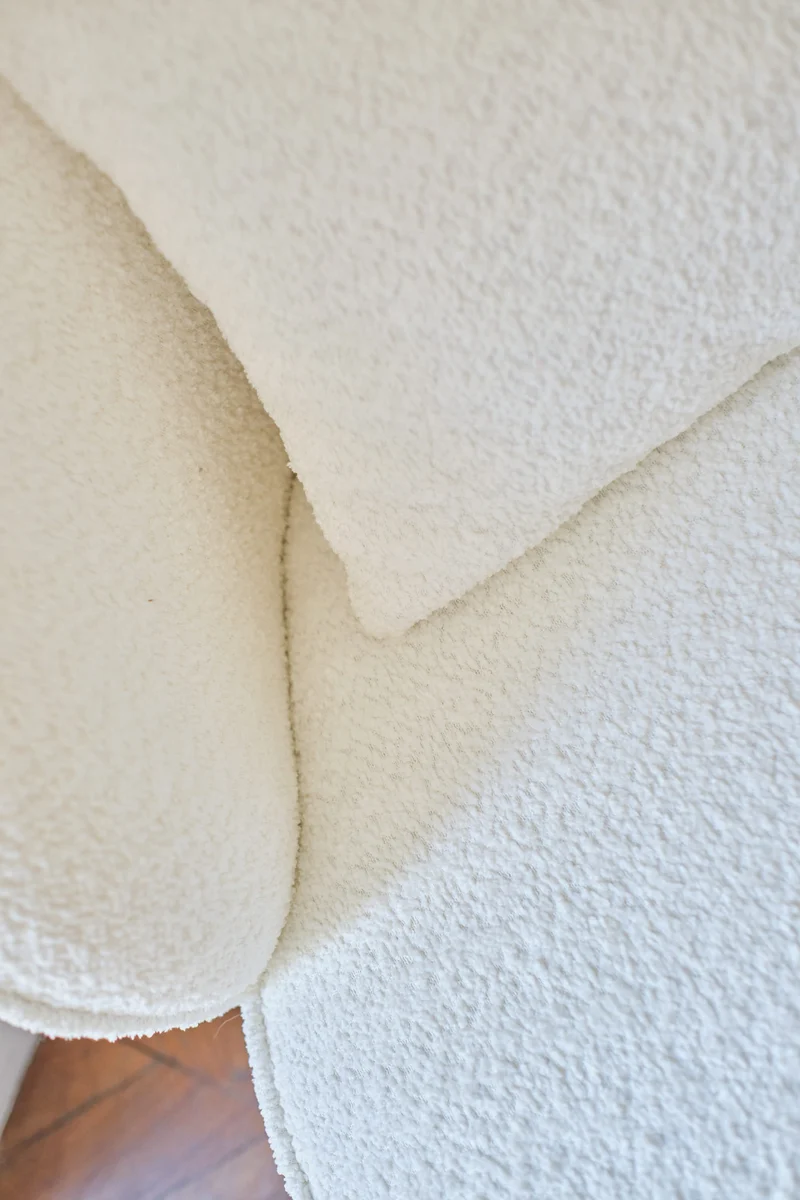 Fauteuil design boucl blanc Pablo