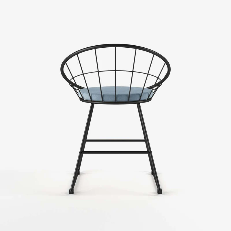 Chaise en métal et velours bleu perle