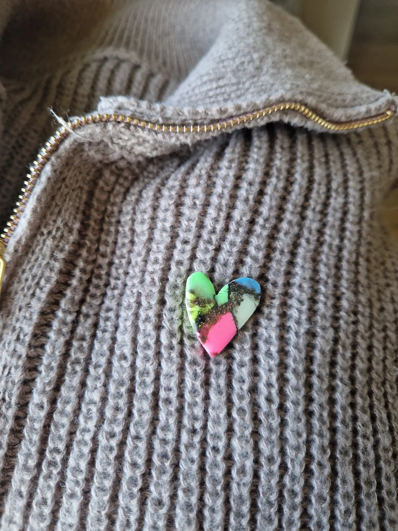 Pin's cœur "Néon & Black "