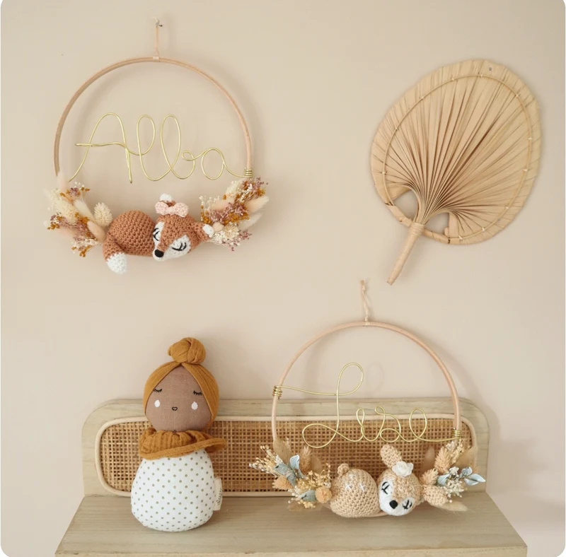 Décoration prénom, animal crochet & fleurs séchées - Envoi sous 6/8 semaines