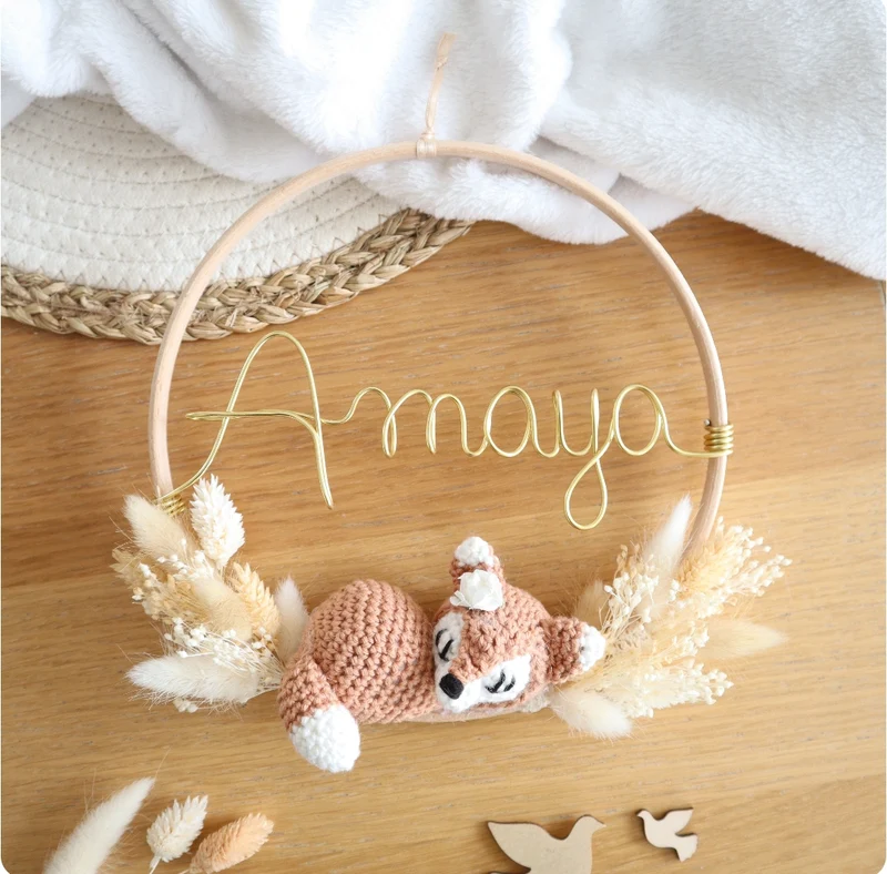 Décoration prénom, animal crochet & fleurs séchées - Envoi sous 6/8 semaines
