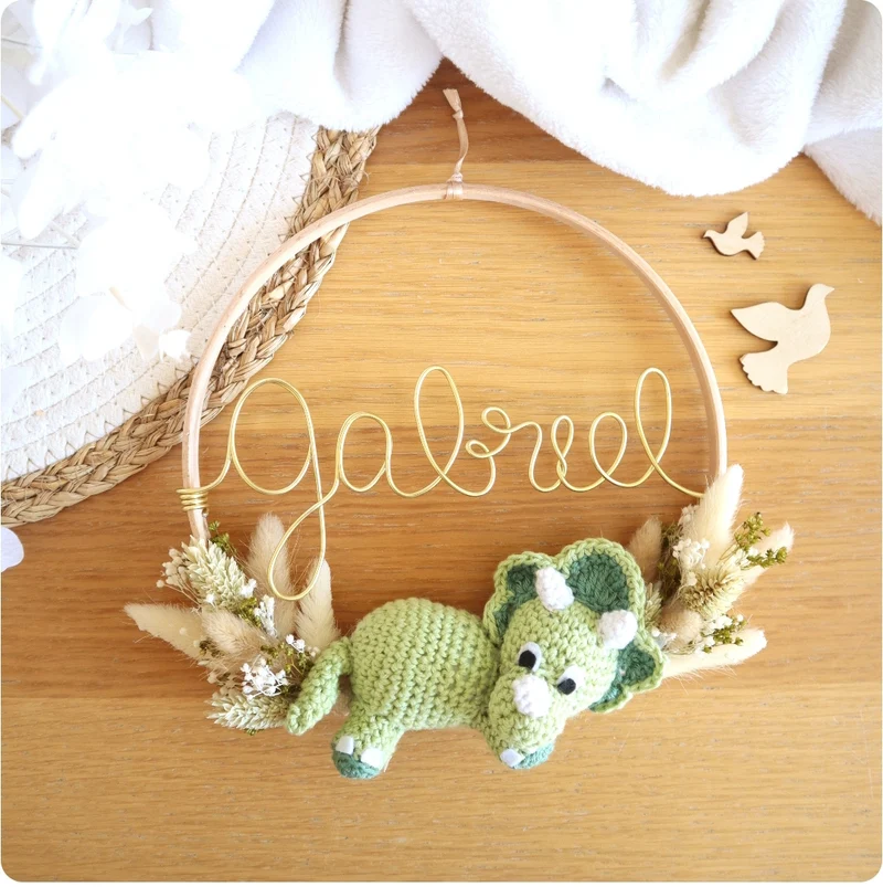Décoration prénom, animal crochet & fleurs séchées - Envoi sous 6/8 semaines