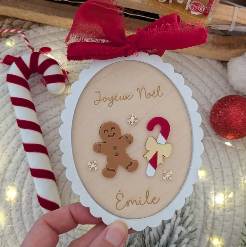 Bientôt de retour - Suspension "Les Douceurs de Noël" - texte et couleur ruban au choix