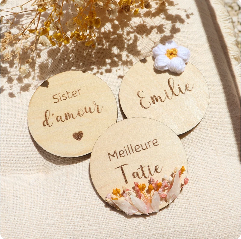 Badge à personnaliser - 6,90€ / 8,50€ à l'unité selon le décor, possibilité de lot