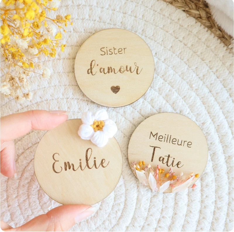 Badge à personnaliser - 6,90€ / 8,50€ à l'unité selon le décor, possibilité de lot