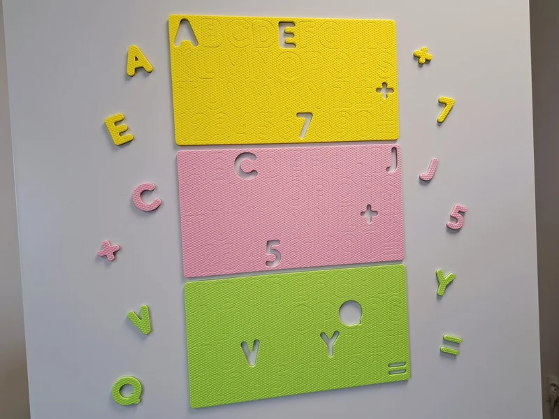 Alphabet + chiffres magnétiques en mousse