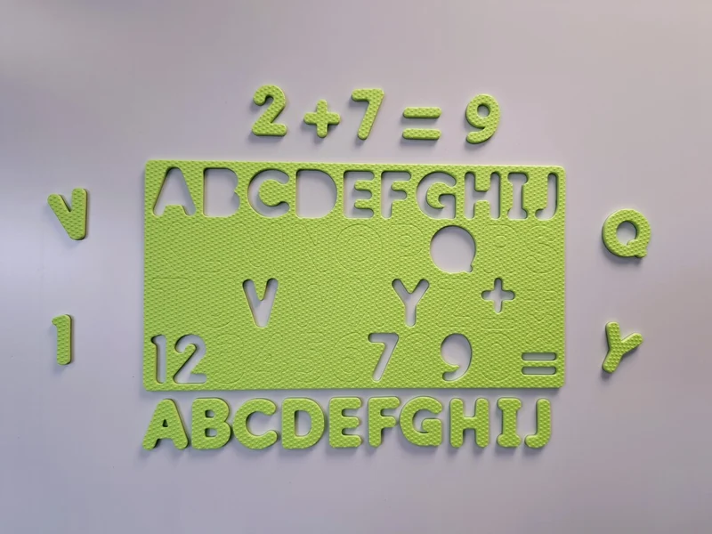 Alphabet + chiffres magnétiques en mousse