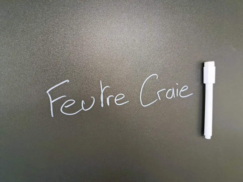 Mini feutre blanc effaçable avec bouchon effaceur magnétique