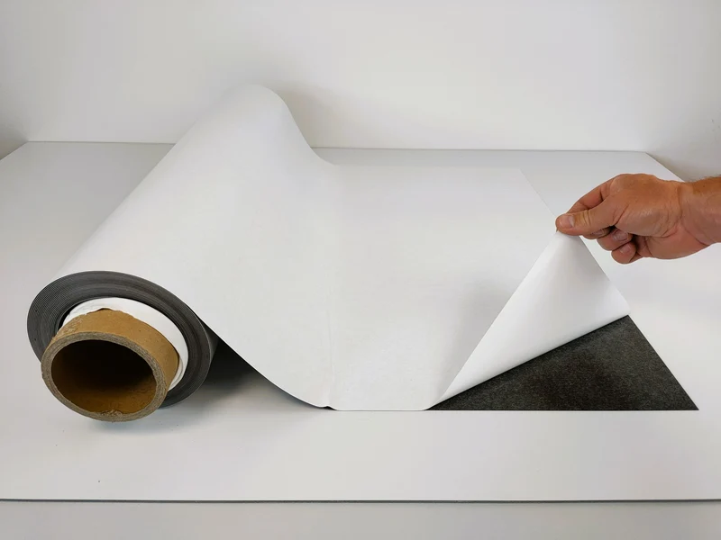 Feuille magnétique adhésive sur-mesure