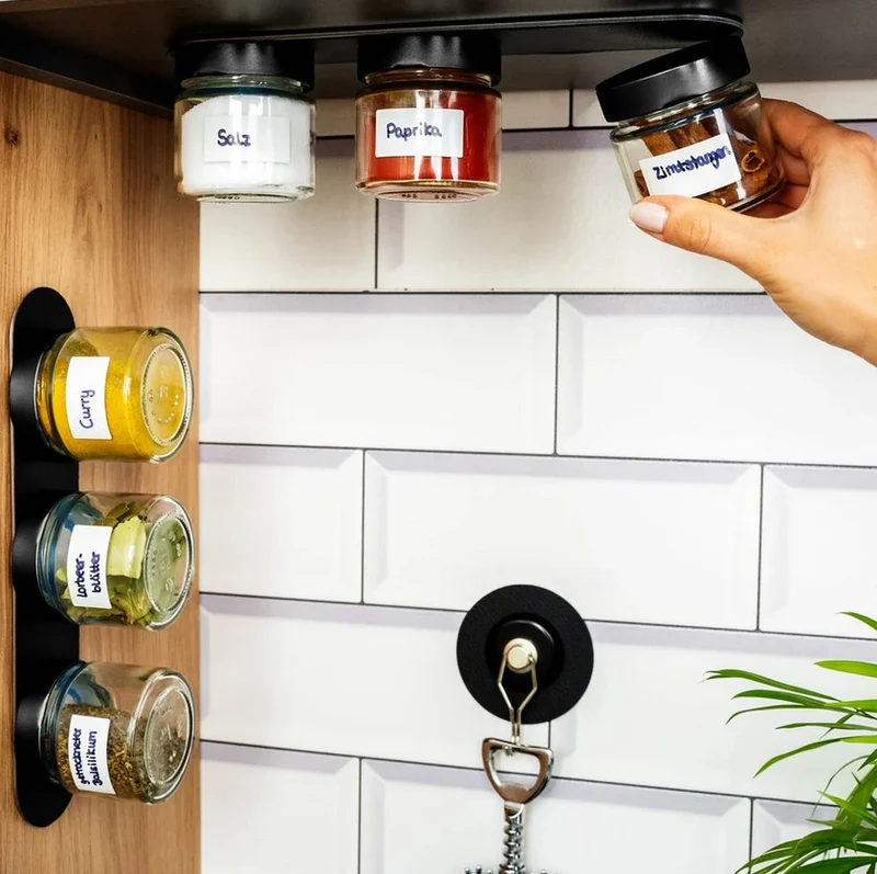 Magnetische kruidenpotjes set van 3 stuks met metalen strip Black & Classy - Silwy
