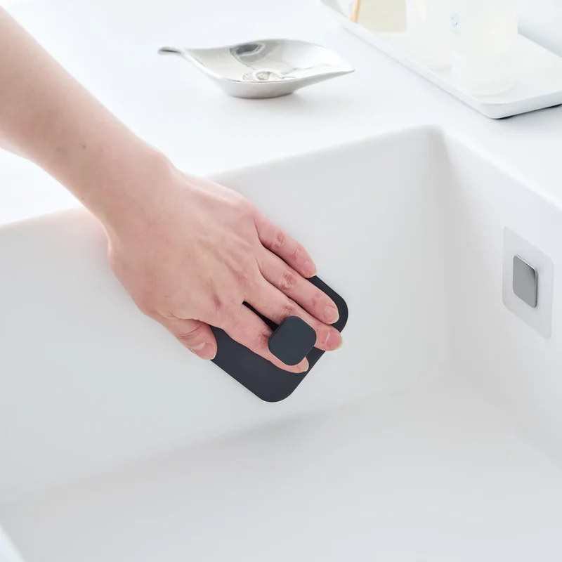 Magnetisch badkamer sponsje uit silicone Tower - Yamazaki