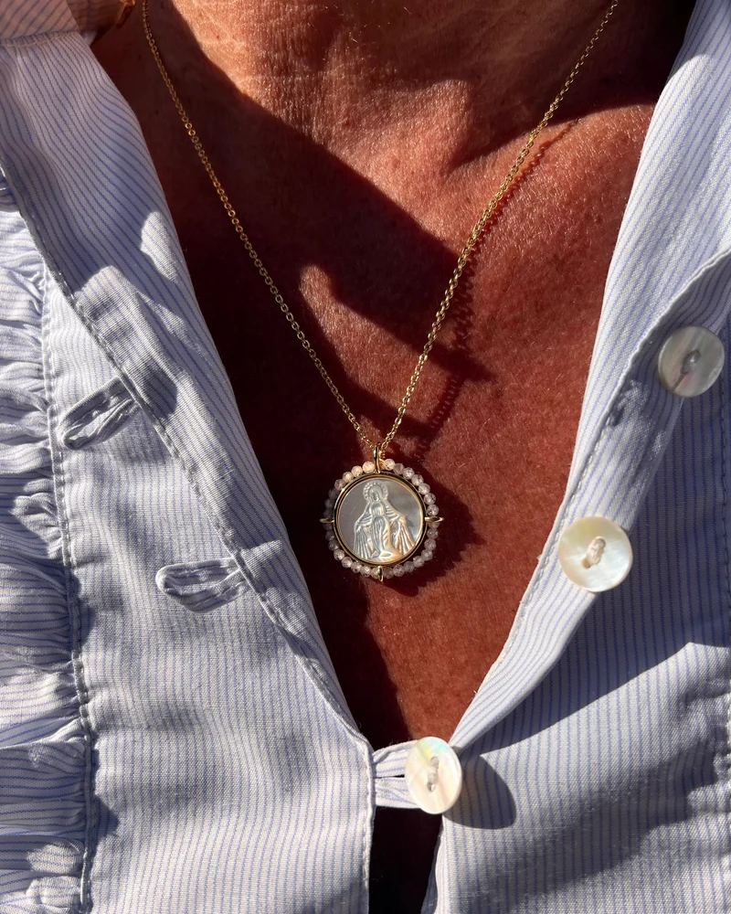 Médaille de la Vierge perlée