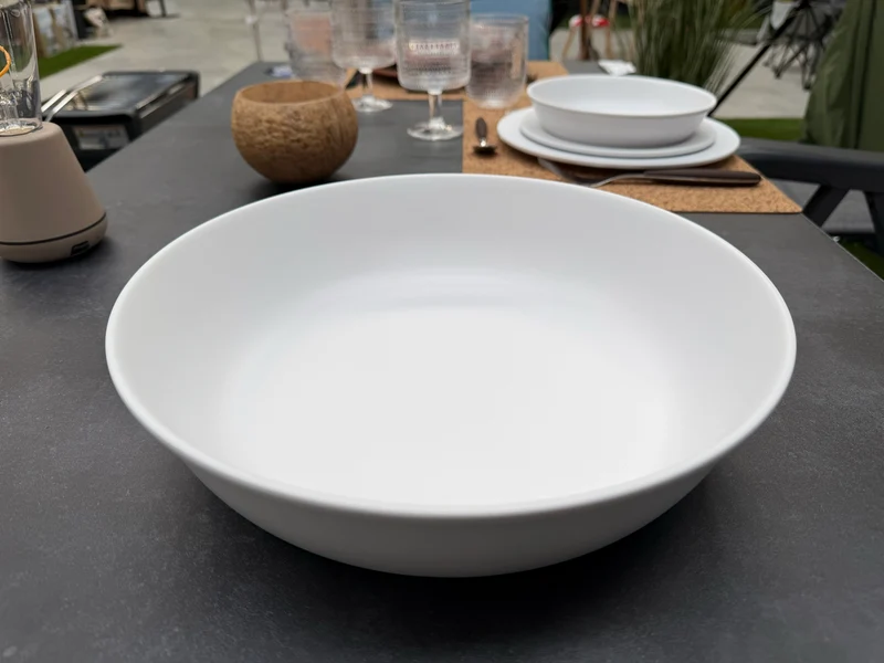 Prachtig elegant zomers servies in kunststof Edge Matte Azul