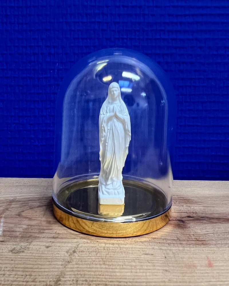 Vierge 6 cm sous cloche