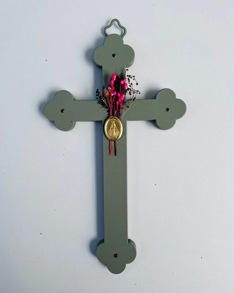 Crucifix fleuri