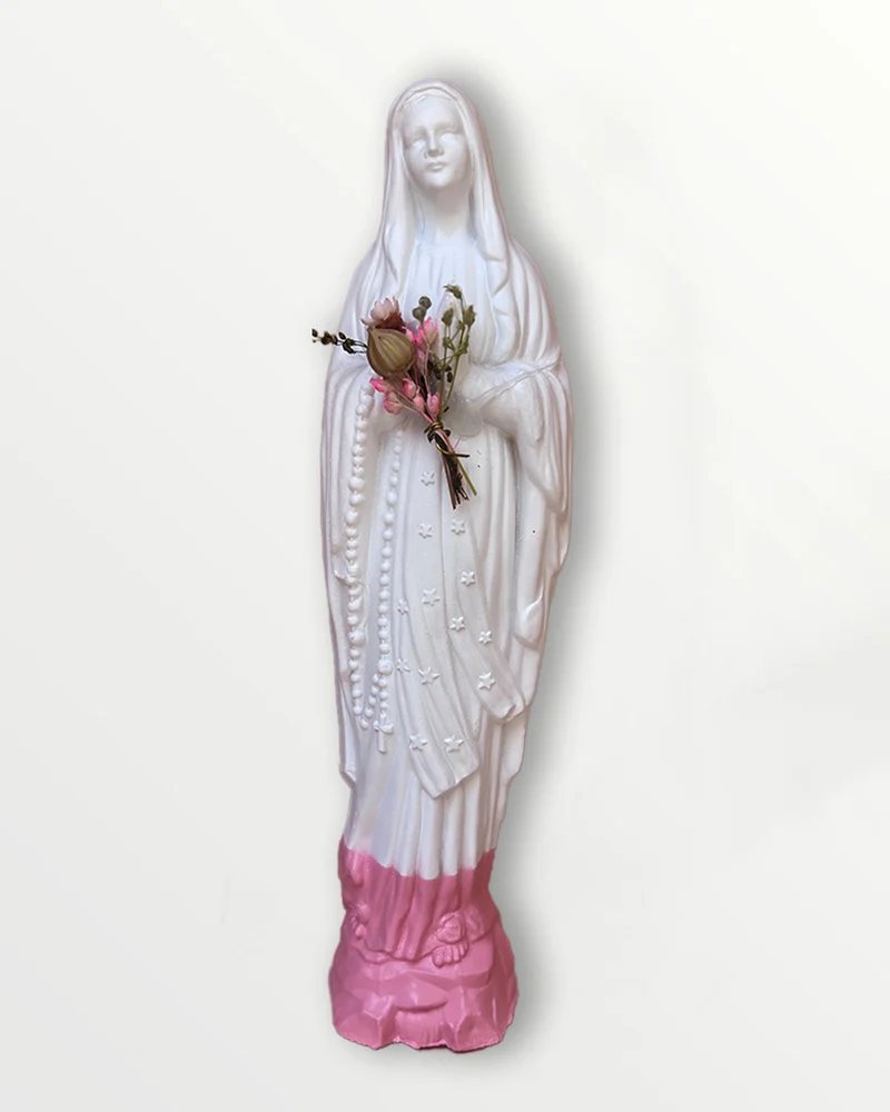 Statuette de la Vierge fleurie
