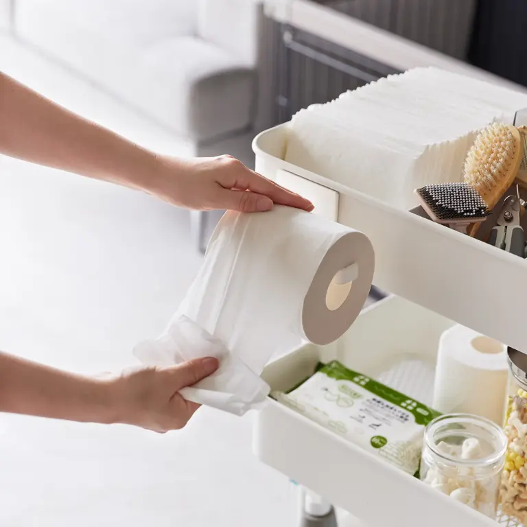 Yamazaki Tower Toiletrolhouder magnetisch - Zwart of Wit
