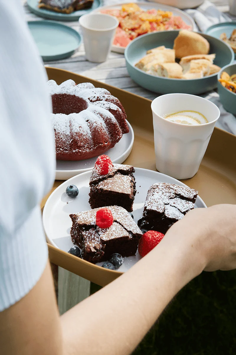 Servies gemaakt van gerecyleerde PET flessen