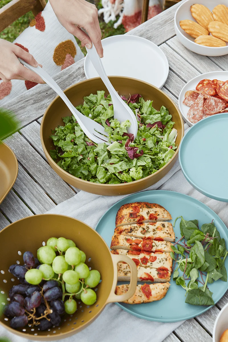 Servies gemaakt van gerecyleerde PET flessen