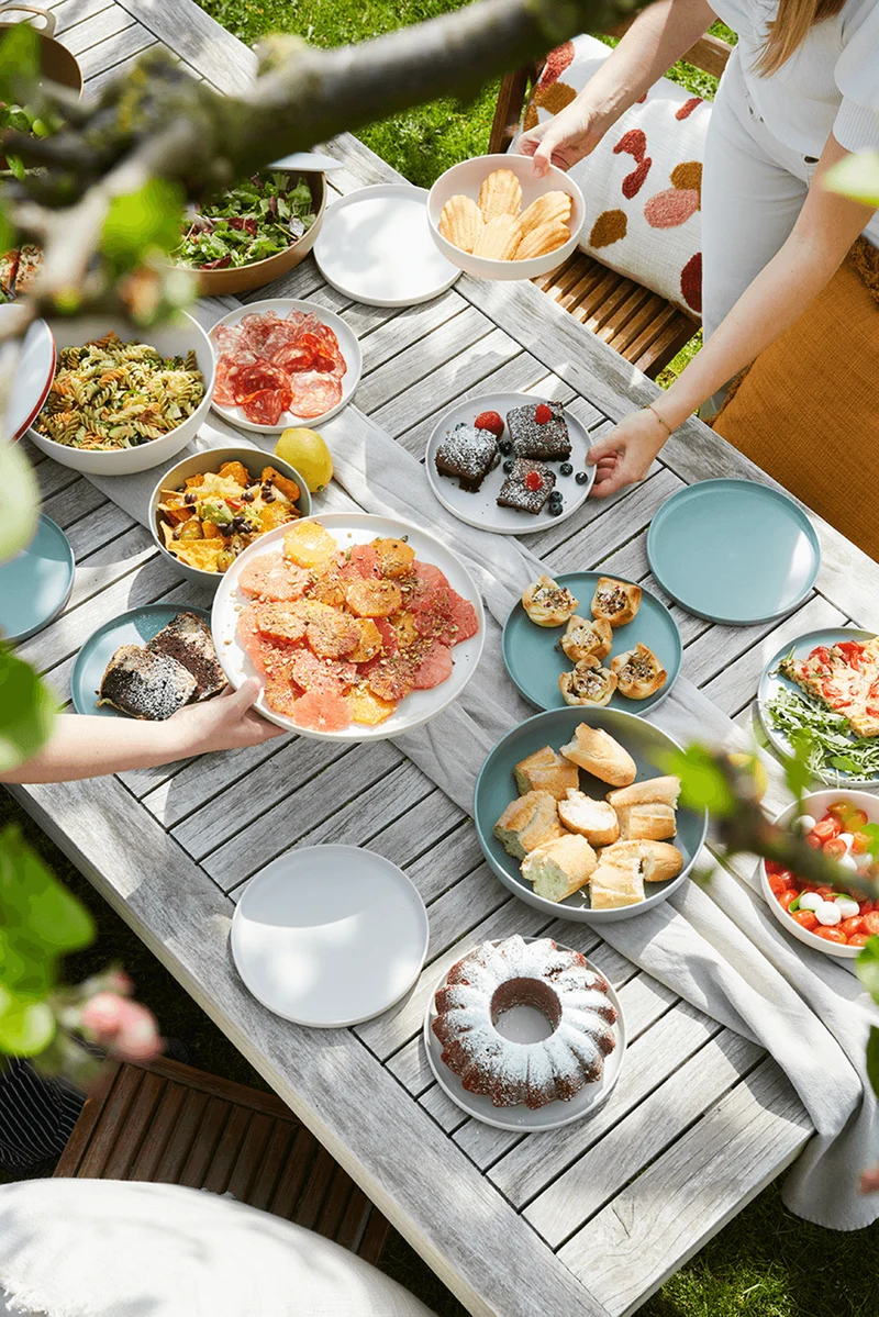 Servies gemaakt van gerecyleerde PET flessen