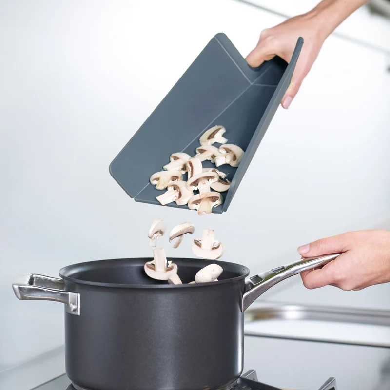 Snijplank Chop2Pot opvouwbaar klein - Set van 2 stuks grijs van Joseph Joseph