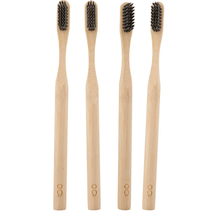 Set van 4 bamboe tandenborstels met houtskoolhaar 19 cm