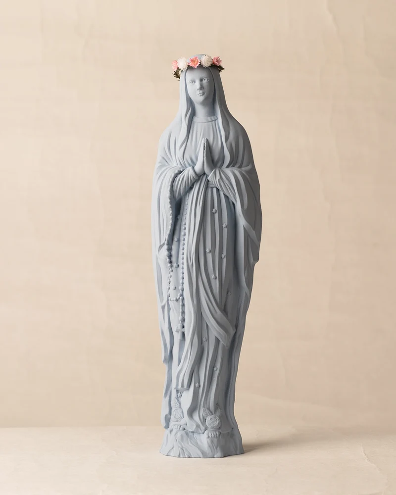 Vierge Sapristi V2 couronnée de fleurs