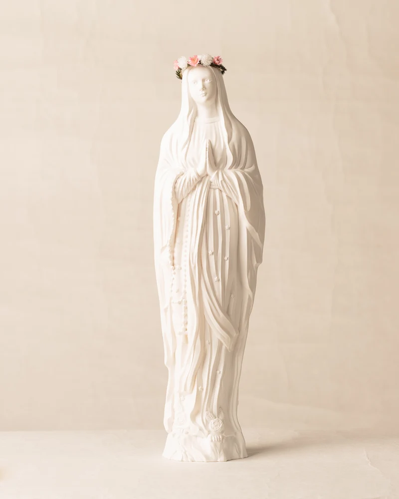Vierge Sapristi V2 couronnée de fleurs