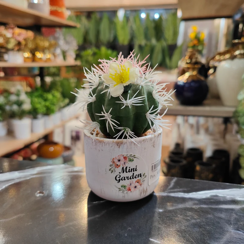 نبتة كاكتوس اصطناعي بزهرة صفراء — أصيص Mini Garden — 14×7 سم