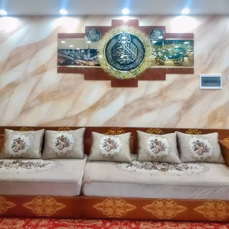 لوحة زخرفية إسلامية فاخرة – الكعبة والمسجد النبوي مع آية الكرسي بتصميم ذهبي راقٍ (5 قطع)